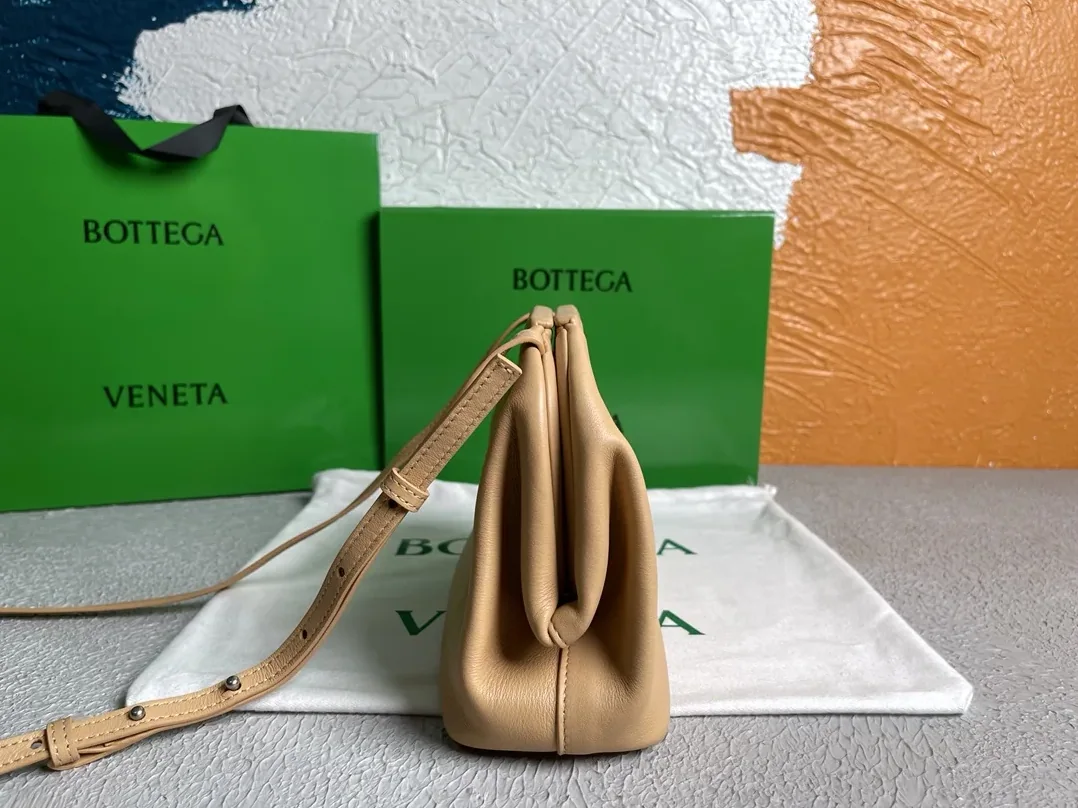 Bottega Veneta Point Brown