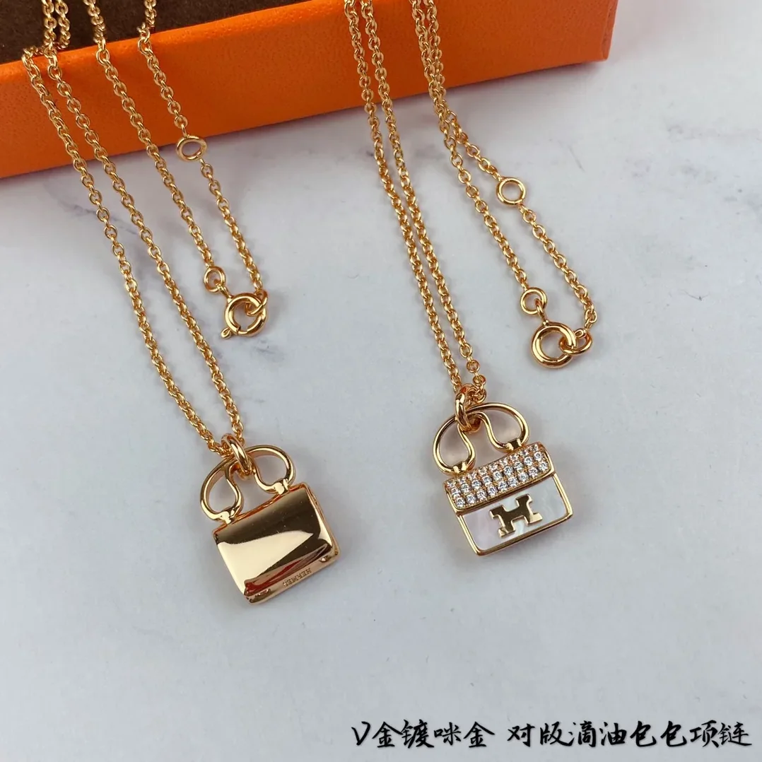 Amulettes Constance Necklace Gold Tone