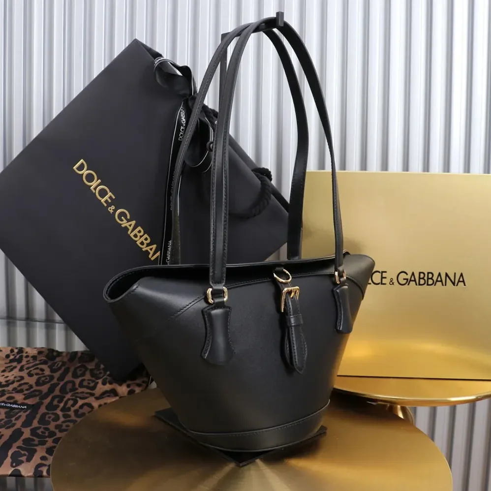 Dolce Gabbana D&G Capri Crow'S Nest for Women in Black