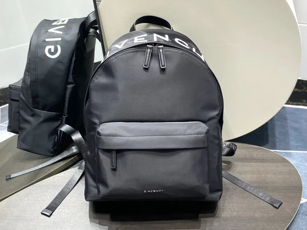 Givenchy Essentiel U Backpack Black , Backpacks in GVC