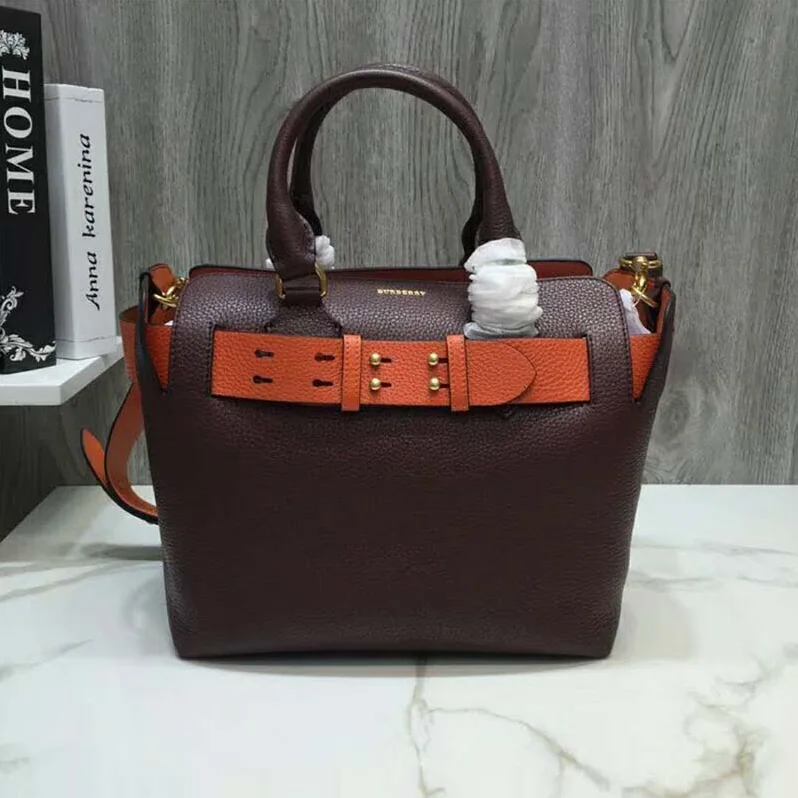 Burberry The Medium Leather Belt Bag for Women in Maroon