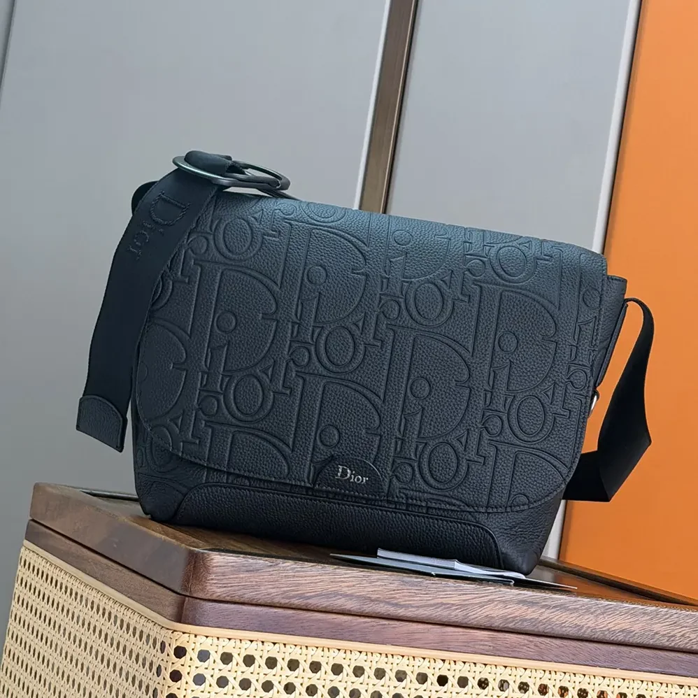 Dior Small Dior Jett Messenger Bag with Flap Black Dior Gravity Leather for Men Dior Small Dior Jett Messenger Bag with Flap Black Dior Gravity Leather for Men