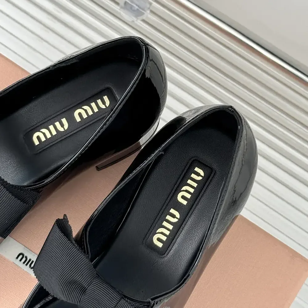 Miu Miu Patent Leather Pumps with Bow for Women in Black Miu Miu Patent Leather Pumps with Bow for Women in Black