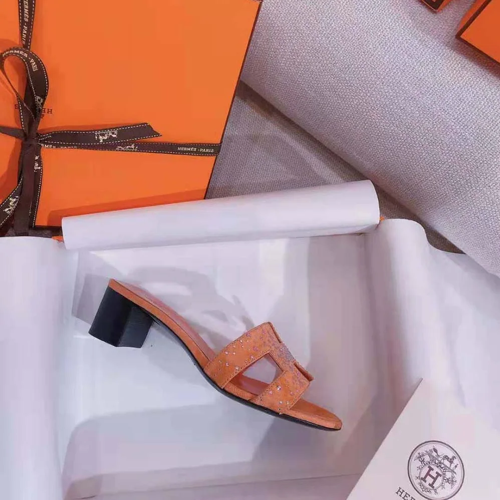 Hermes Oasis Sandal in Suede Goatskin for Women in Pink Hermes Oasis Sandal in Suede Goatskin for Women in Pink