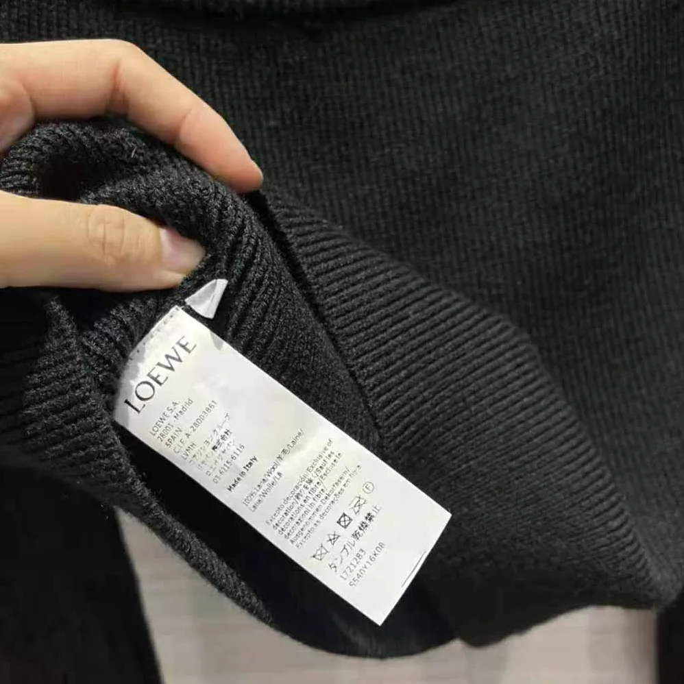 Loewe Cut Out Cropped Sweater in Wool for Women in Black Loewe Cut Out Cropped Sweater in Wool for Women in Black