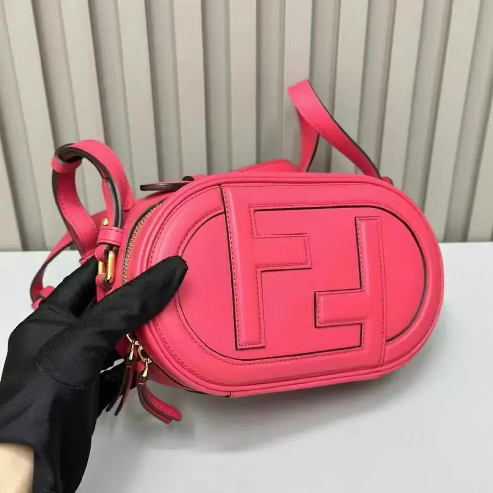 Fendi O Lock Mini Camera Case Pink Leather Mini Bag for Women Fendi O Lock Mini Camera Case Pink Leather Mini Bag for Women