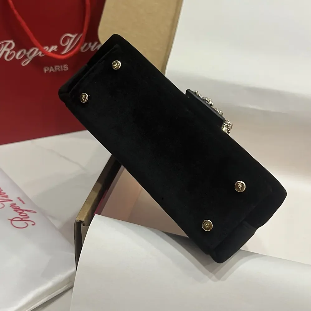 Roger Vivier Cabas Jewel Efflorescence Mini Bag in Velvet for Women in Black Roger Vivier Cabas Jewel Efflorescence Mini Bag in Velvet for Women in Black