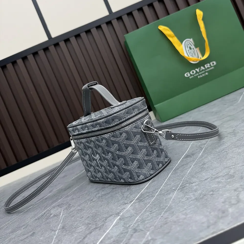 Goyard Muse Mini Vanity for Unisex in Grey