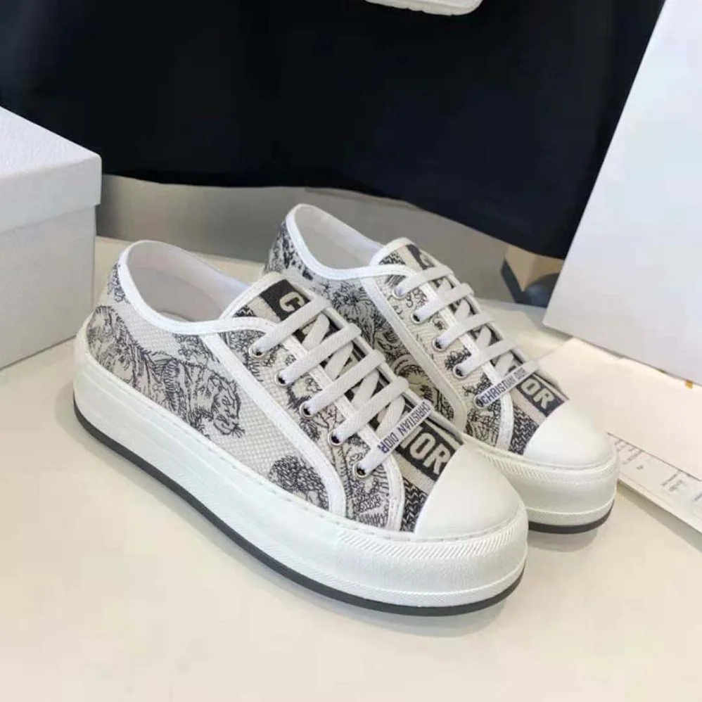 Dior Walk'n'dior Platform Sneaker White Embroidered Cotton with Blue Toile de Jouy Motif for Women Dior Walk'n'dior Platform Sneaker White Embroidered Cotton with Blue Toile de Jouy Motif for Women