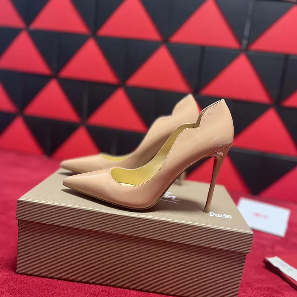 Christian Louboutin Hot Chick 100 mm Pumps Patent Calf Leather Beige for Women Christian Louboutin Hot Chick 100 mm Pumps Patent Calf Leather Beige for Women