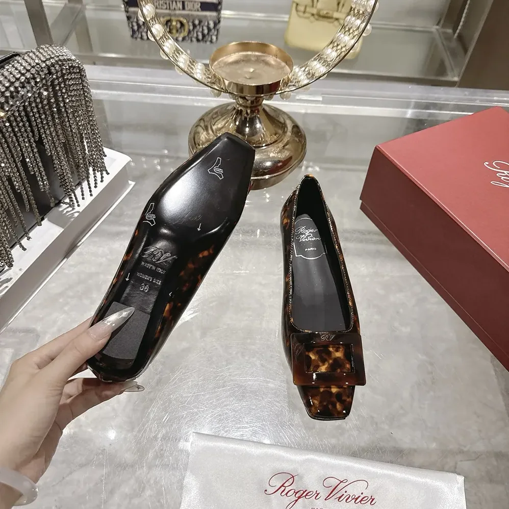 Roger Vivier Gommettine Ballerinas In Patent Leather for Women Roger Vivier Gommettine Ballerinas In Patent Leather for Women
