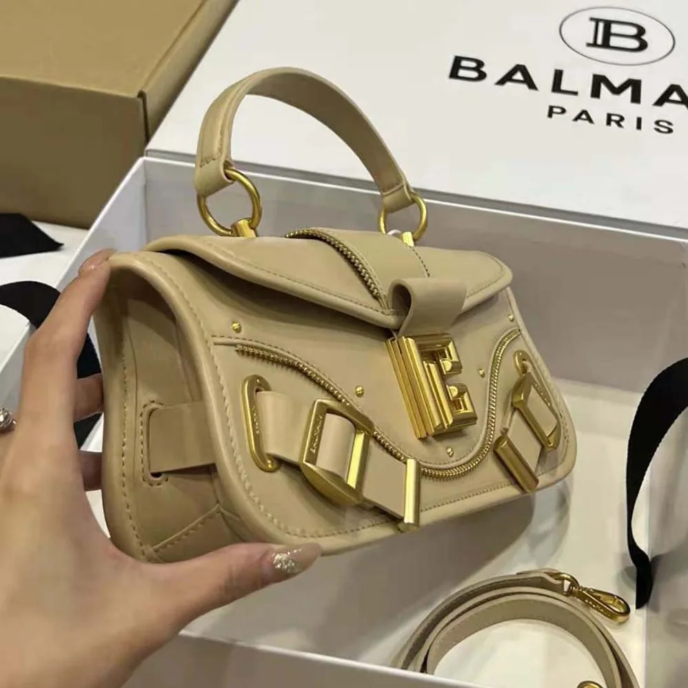 Balmain Blaze Clutch Bag in Smooth Leather for Women in Beige Balmain Blaze Clutch Bag in Smooth Leather for Women in Beige