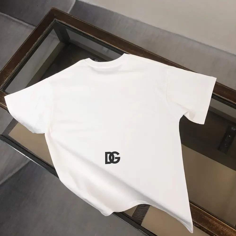 Dolce Gabbana D&G Short-sleeved T-shirt with DG Logo Print for Men in White Dolce Gabbana D&G Short-sleeved T-shirt with DG Logo Print for Men in White