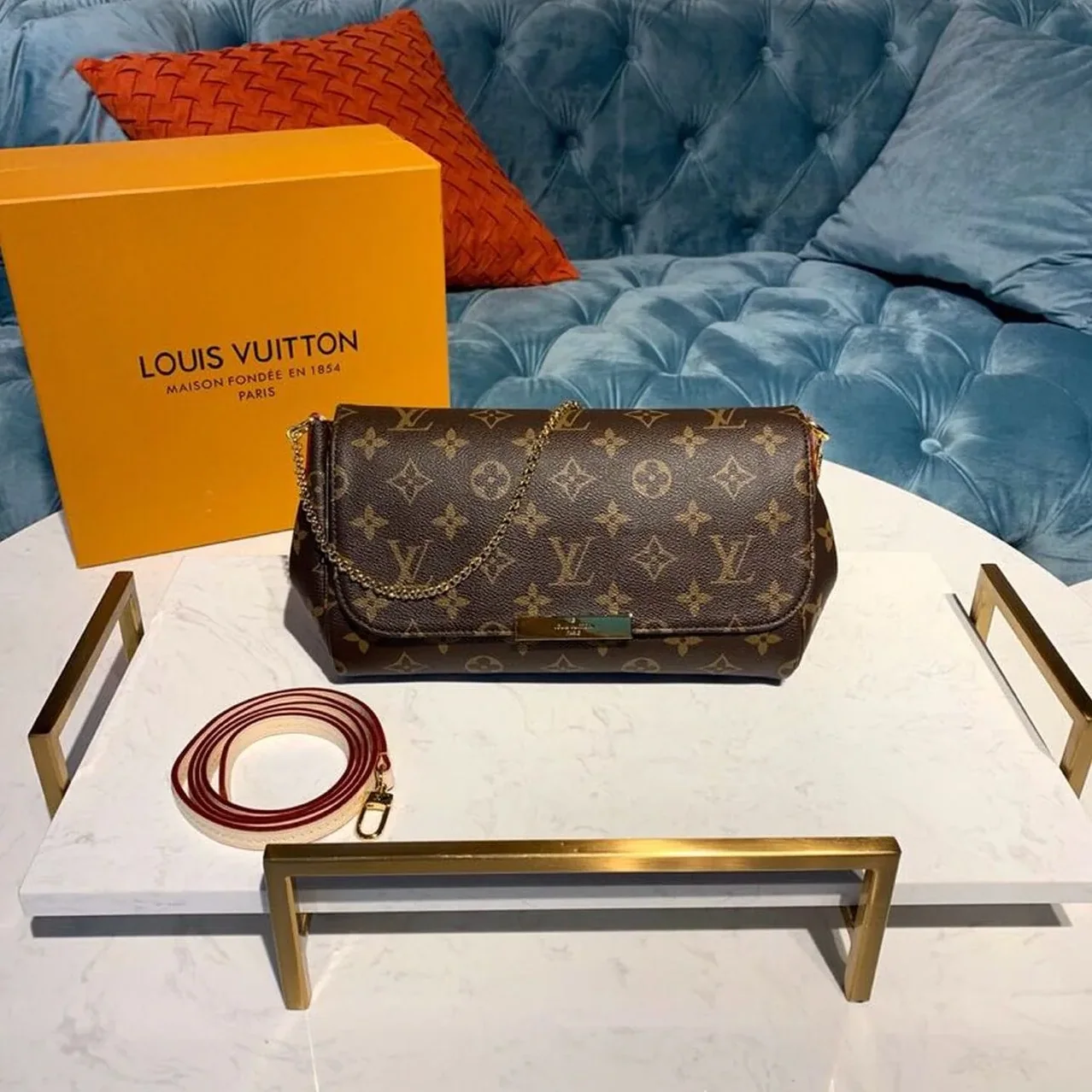 Louis Vuitton Favorite PM Monogram Canvas Louis Vuitton Favorite PM Monogram Canvas