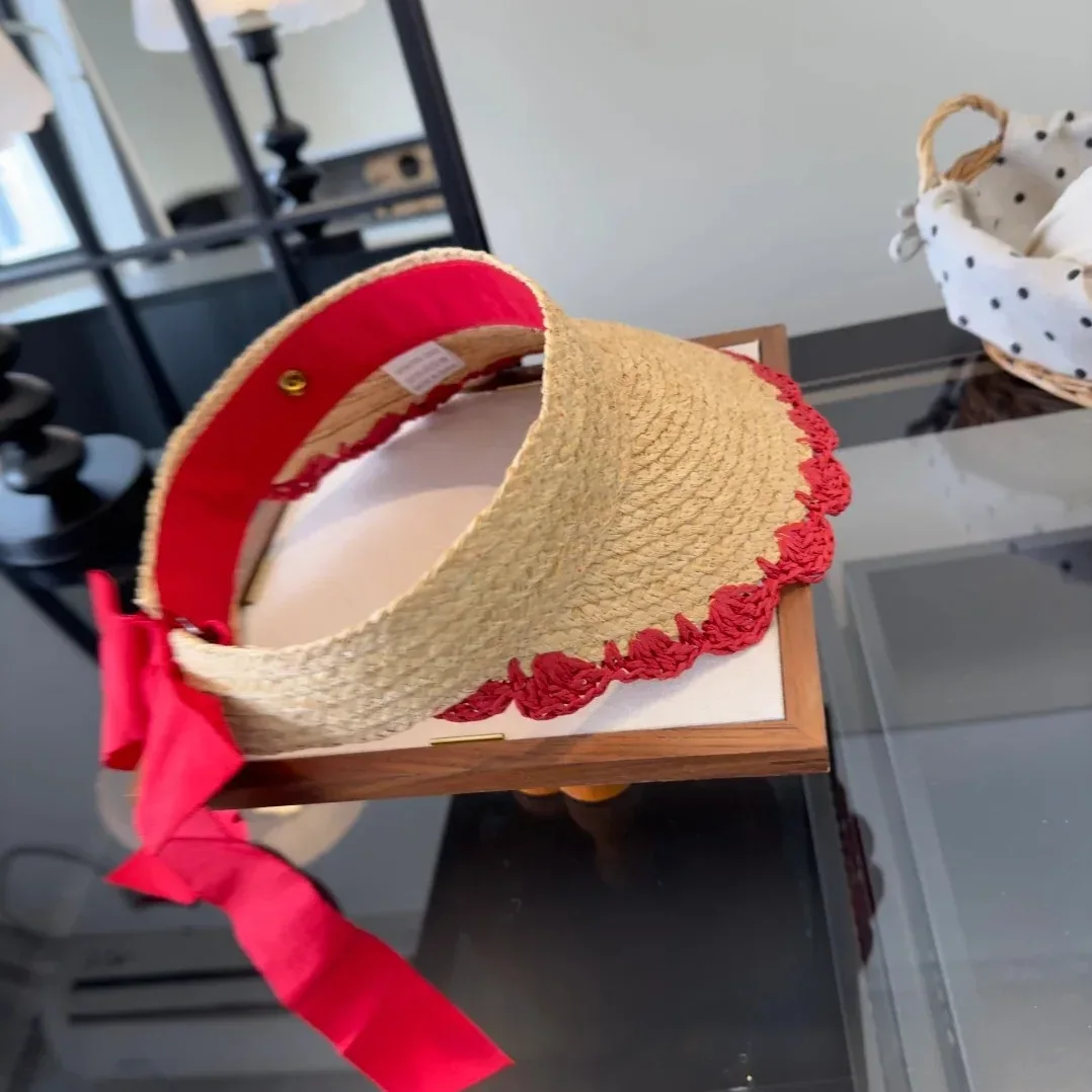 Gucci Crochet-Trimmed Visor Beige/ Red Straw Gucci Crochet-Trimmed Visor Beige/ Red Straw