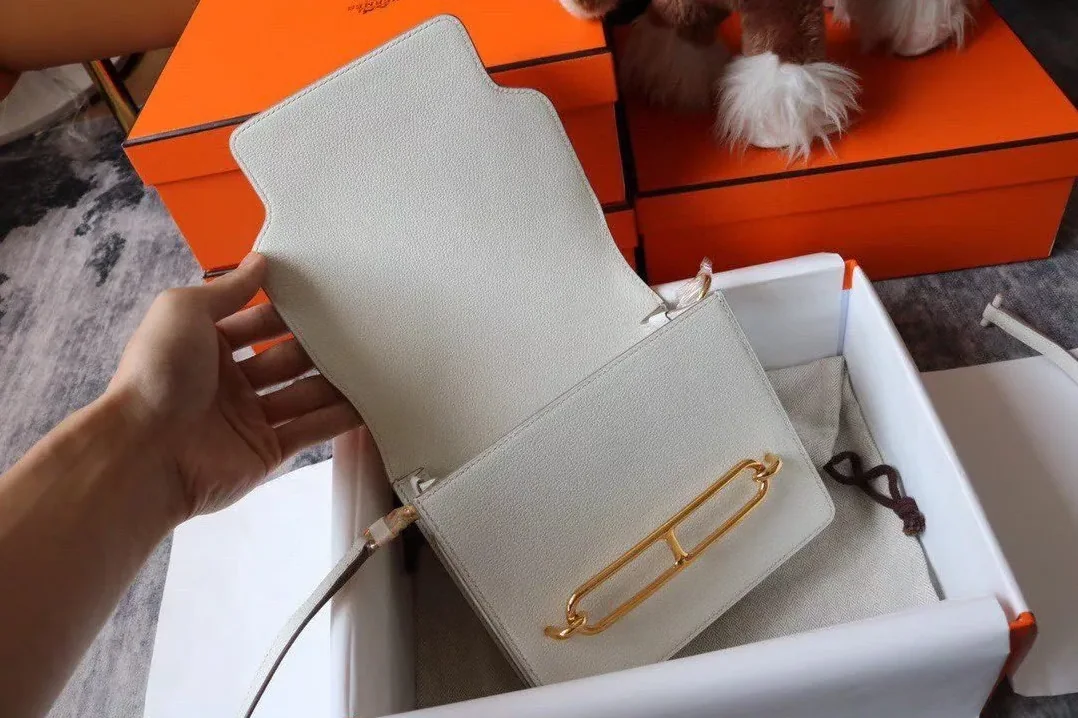 Hermes Evercolor Sac Roulis 23 White Hermes Evercolor Sac Roulis 23 White