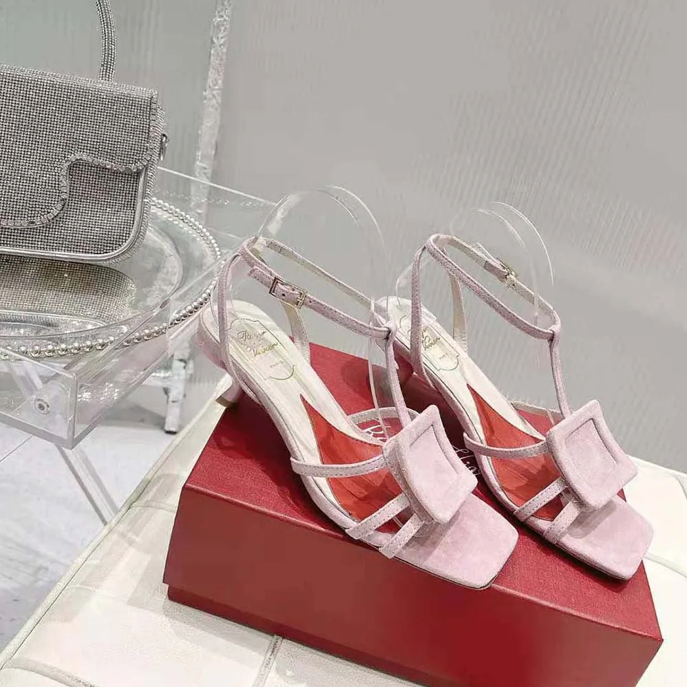 Roger Vivier Virgule Covered Buckle Sandals in Leather for Women in Pink