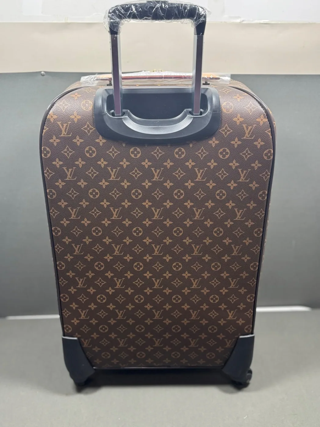 Louis Vuitton Exqusite Travelling Luggage Monogram Canvas , Travel Luggages /