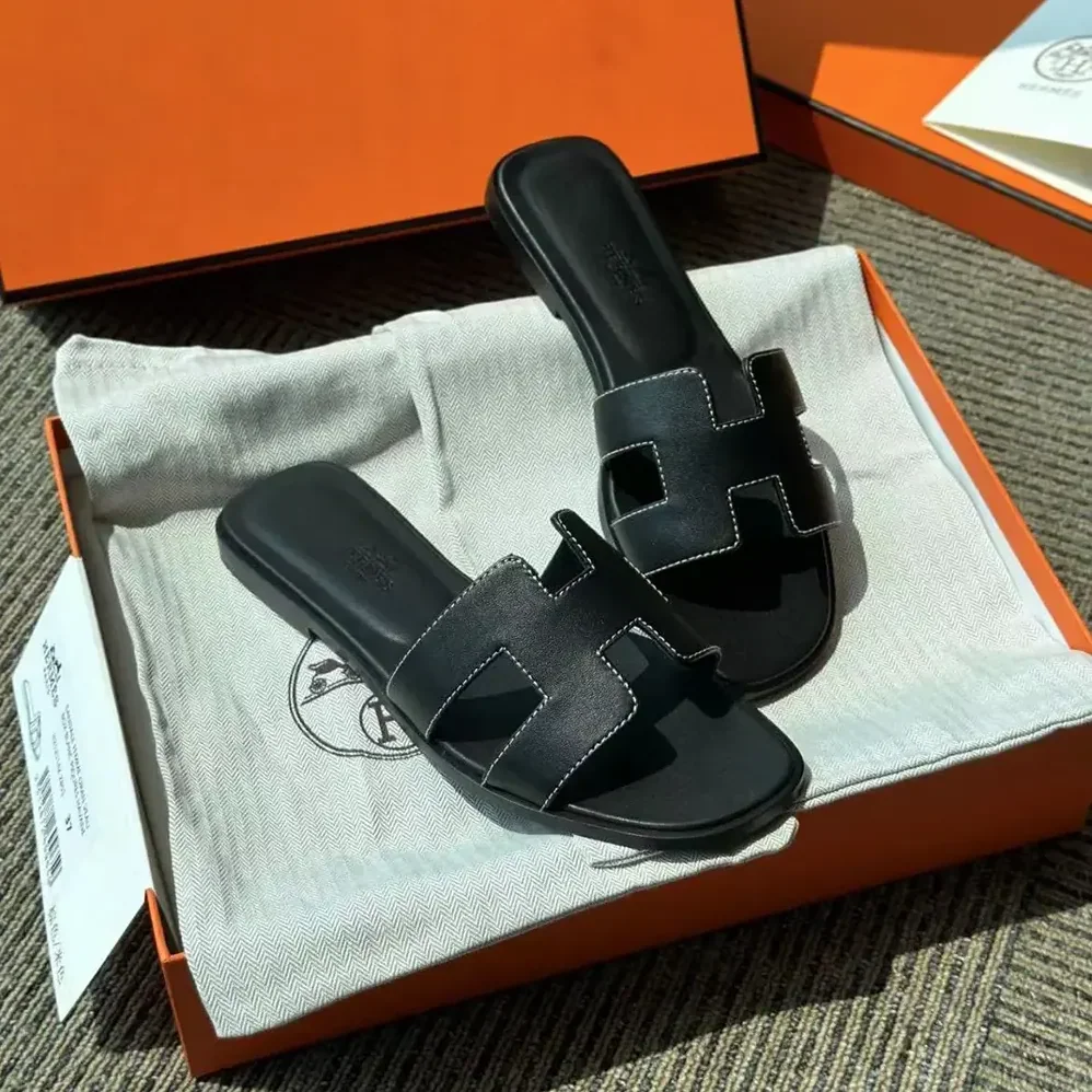 Hermes Oran Sandal-Black H021056Zv01380 for Women Hermes Oran Sandal-Black H021056Zv01380 for Women