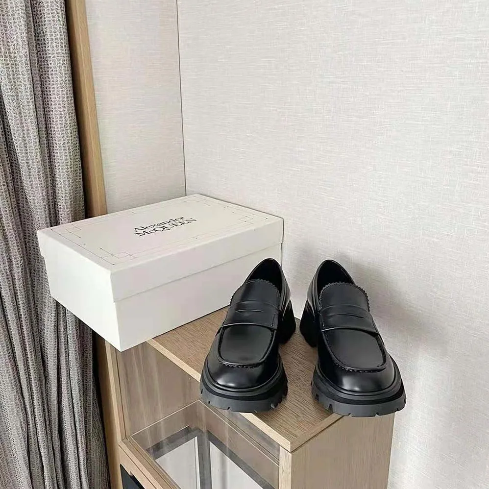 Alexander Mcqueen Wander Loafer for Women in BLack Alexander Mcqueen Wander Loafer for Women in BLack