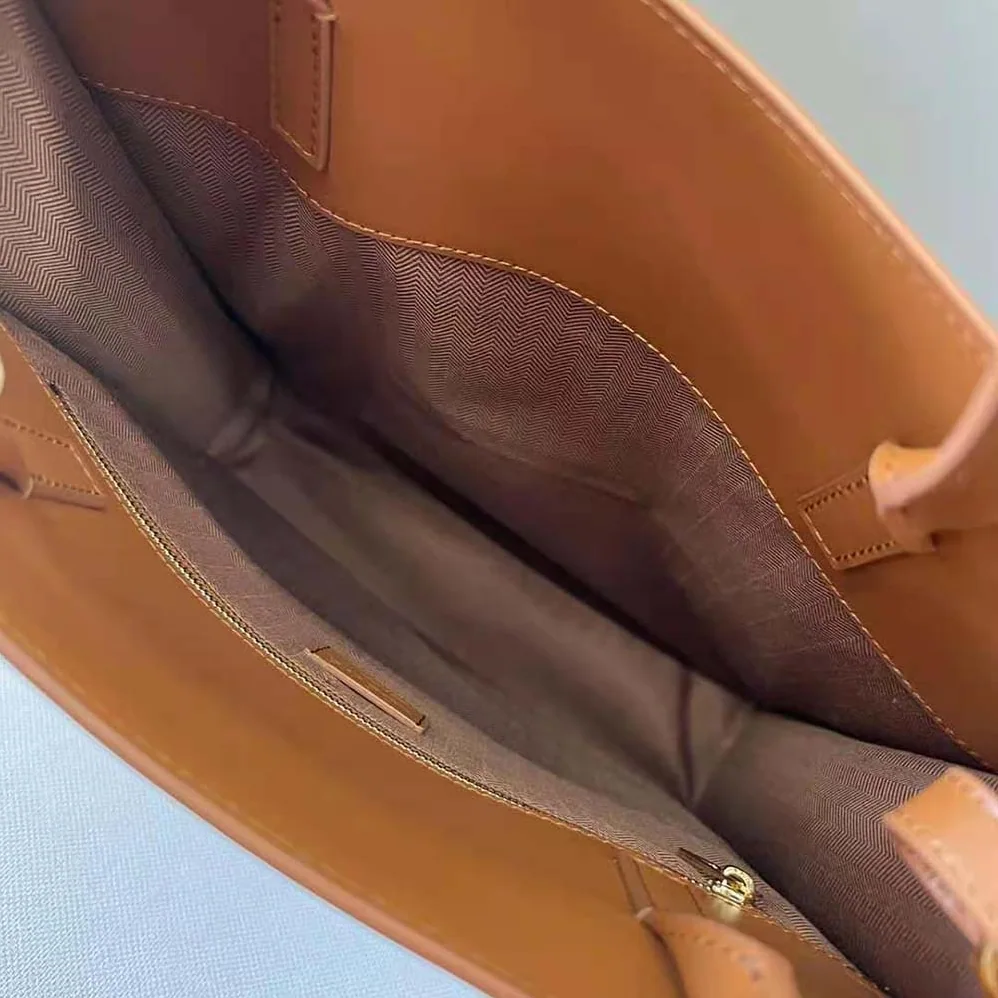 Loewe LOEWE Standard A4 Tote in Sleek Calfskin for Women in Tan Loewe LOEWE Standard A4 Tote in Sleek Calfskin for Women in Tan