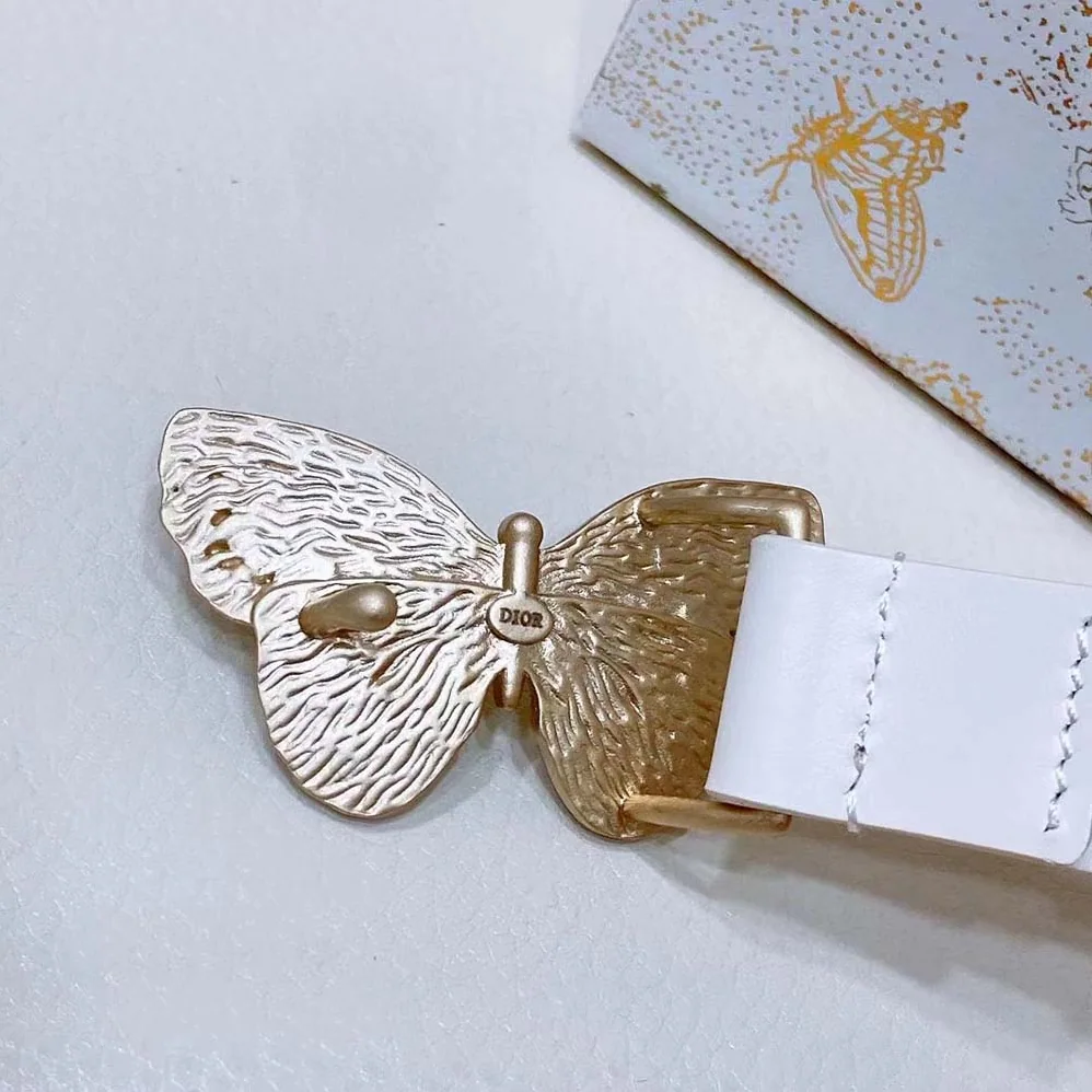 Dior Métamorphose Belt White Ultrasmooth Calfskin 20 MM for Women in Gold Dior Métamorphose Belt White Ultrasmooth Calfskin 20 MM for Women in Gold