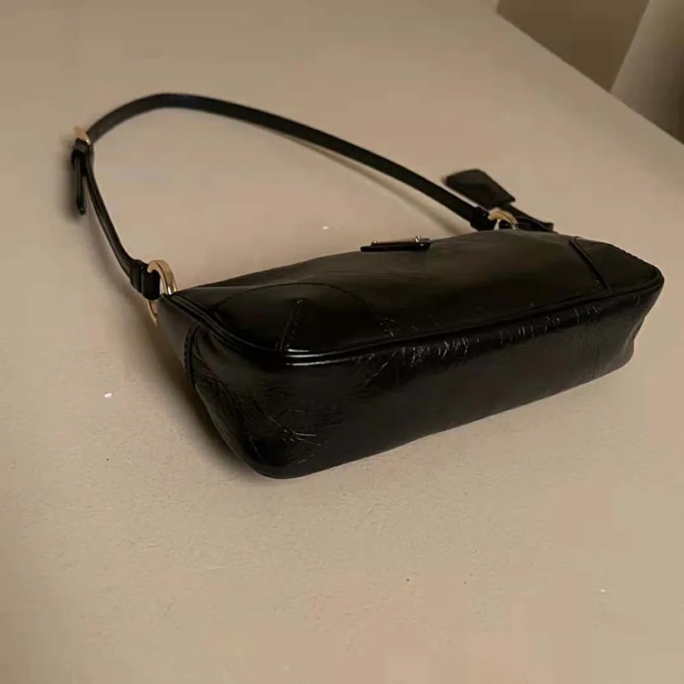 Prada Re-Edition 2002 Small Leather Shoulder Bag for Women