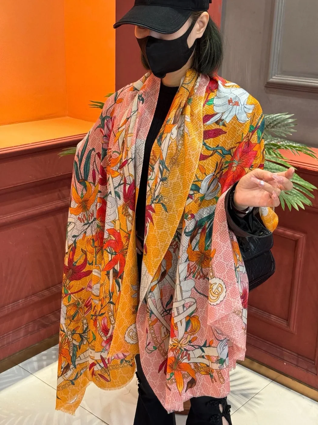 Gucci Flora Silk Scarf Floral Pattern / Gucci Flora Silk Scarf Floral Pattern /