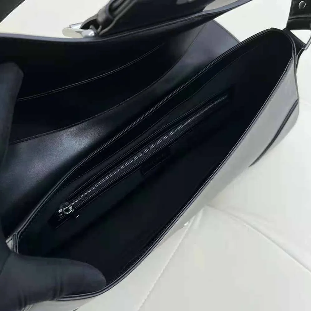 Balenciaga Lindsay Large Shoulder Bag in Black Shiny Smooth Calfskin for Women