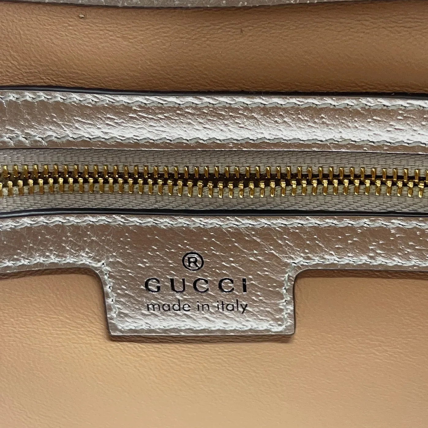 Gucci Jackie 1961 Medium Shoulder Bag Silver Gucci Jackie 1961 Medium Shoulder Bag Silver