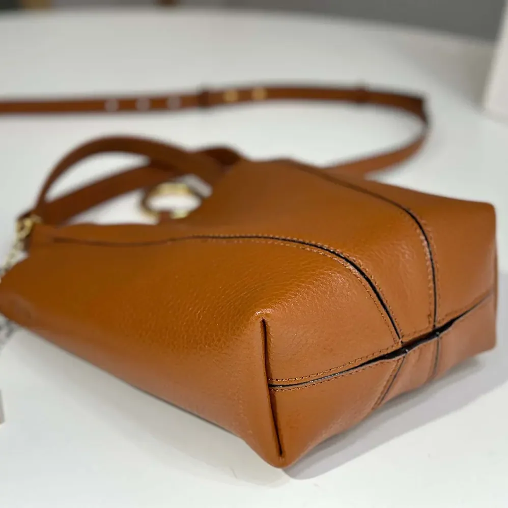Chloe Small Chloé Spin Tote Bag in Grained Leather for Women in Brown