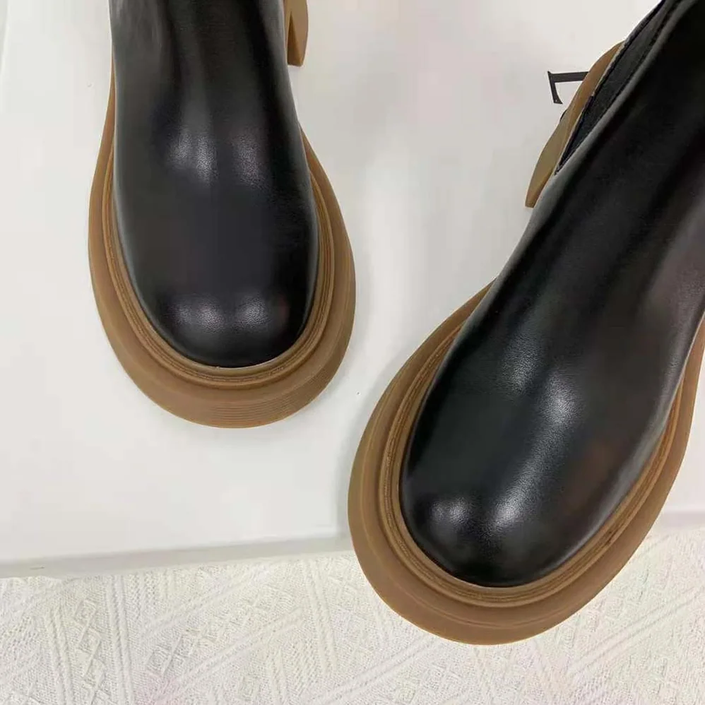 Loewe Chelsea Boot in Calfskin for Women in Black