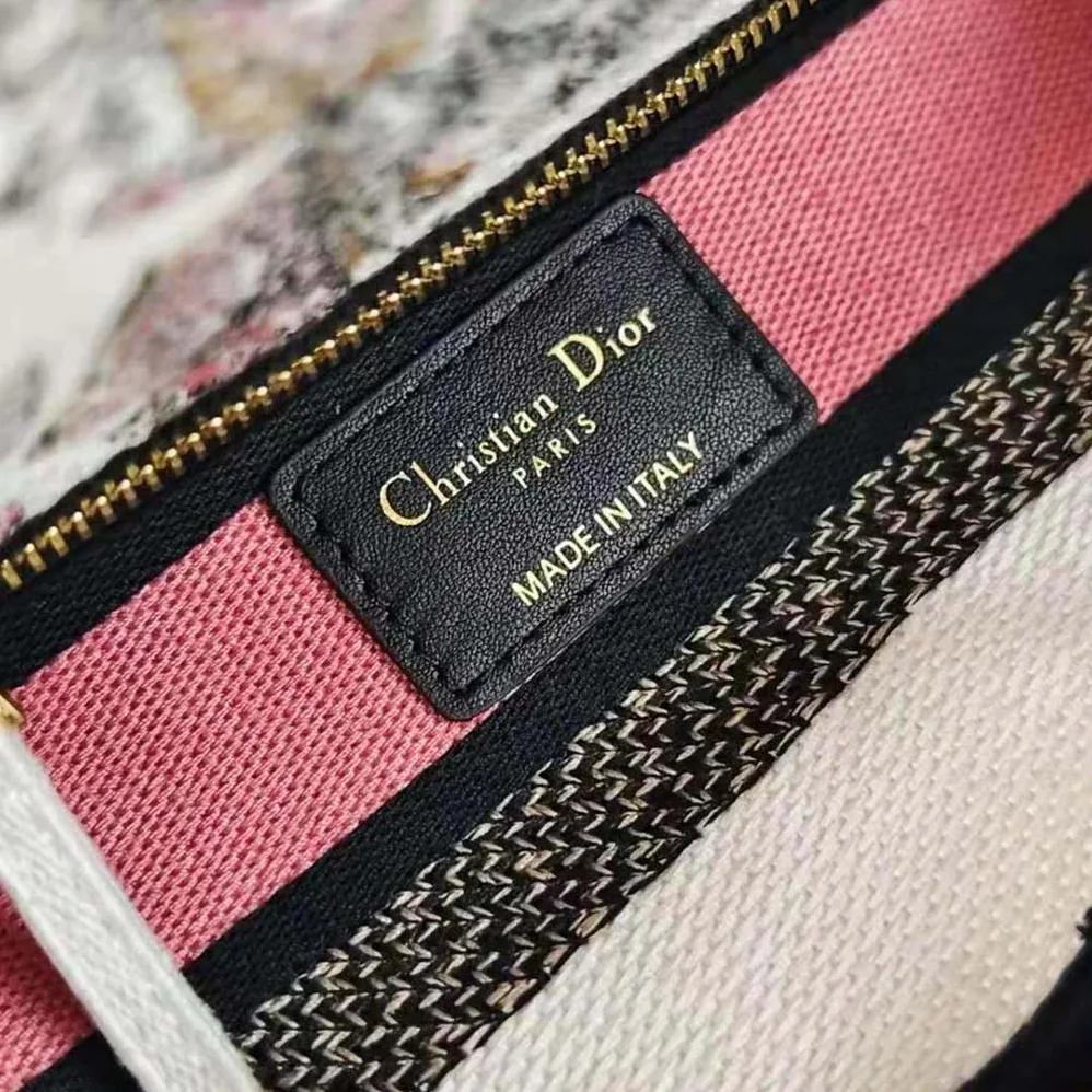 Dior Medium Lady D-lite Bag White and Pastel Pink Butterfly Around The World Embroidery for Women Dior Medium Lady D-lite Bag White and Pastel Pink Butterfly Around The World Embroidery for Women