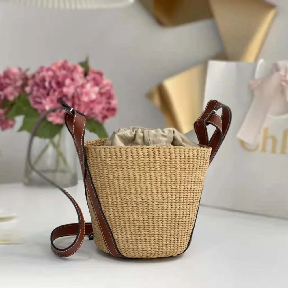 Chloe Small Basket in Fair-Trade Paper and Shiny Calfskin for Women in Brown Chloe Small Basket in Fair-Trade Paper and Shiny Calfskin for Women in Brown
