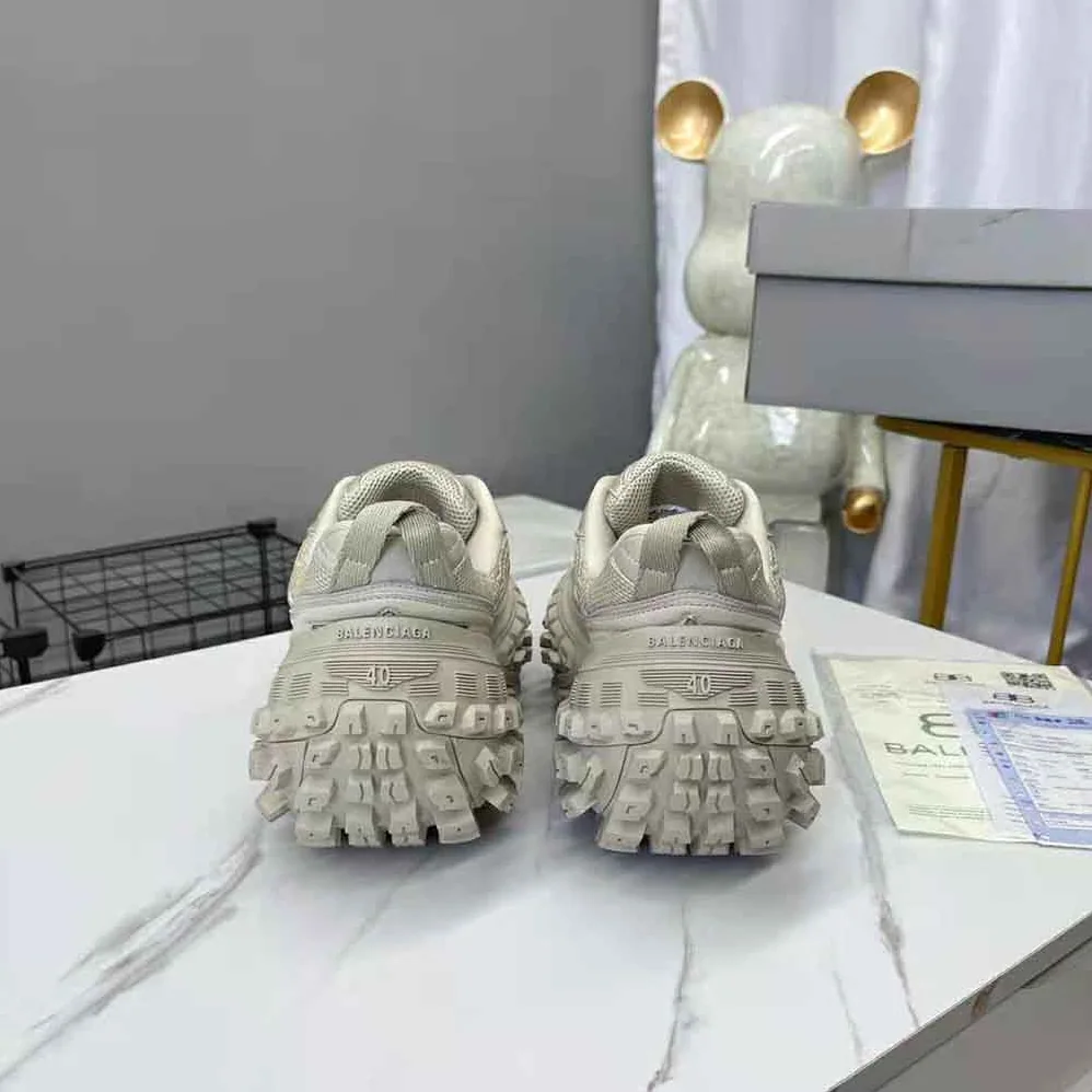 Balenciaga Defender Sneaker in Beige Mesh and Nylon for Unisex