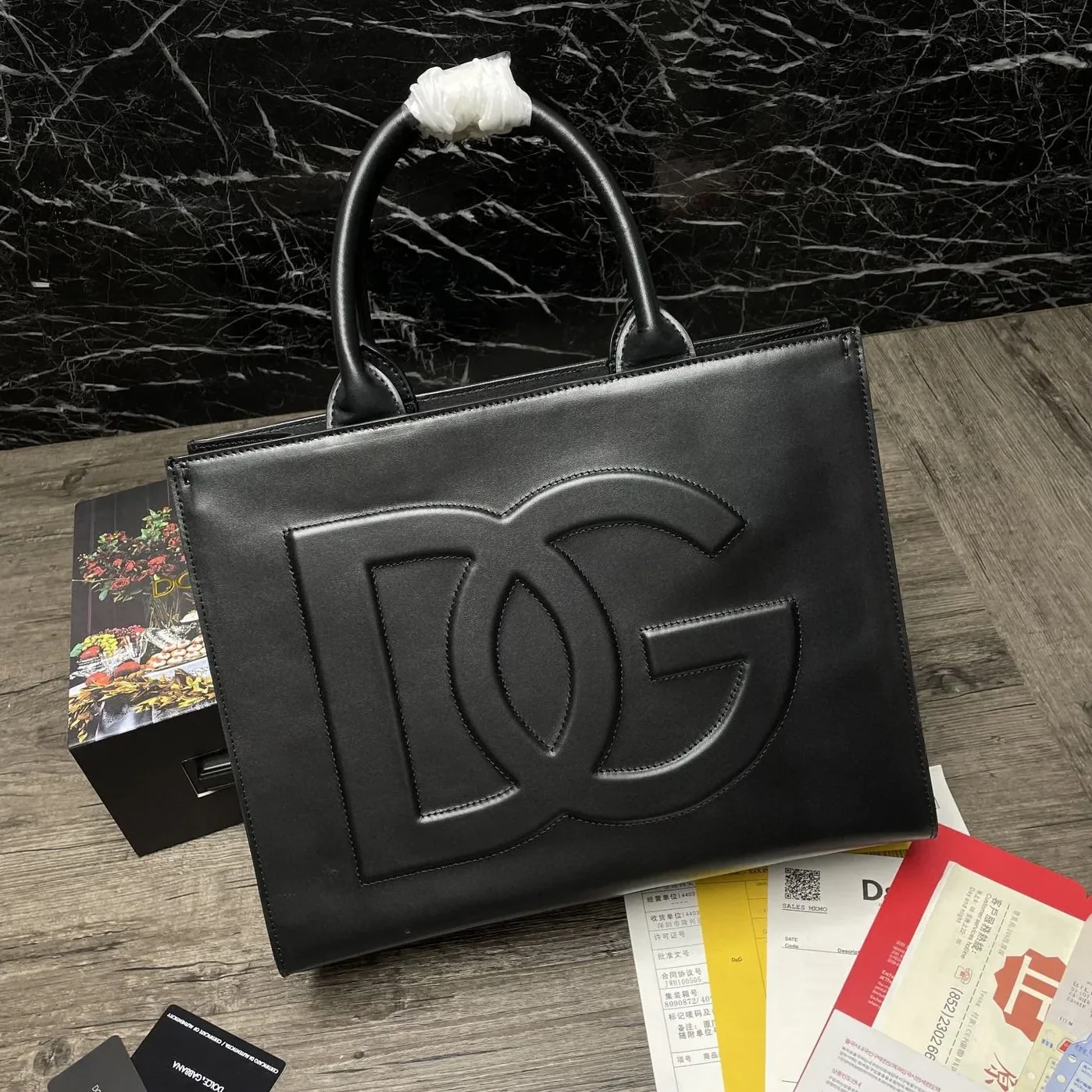 Dolce & Gabbana Small DG Daily Shopper Black / DG BB7023AQ26980999 Dolce & Gabbana Small DG Daily Shopper Black / DG BB7023AQ26980999