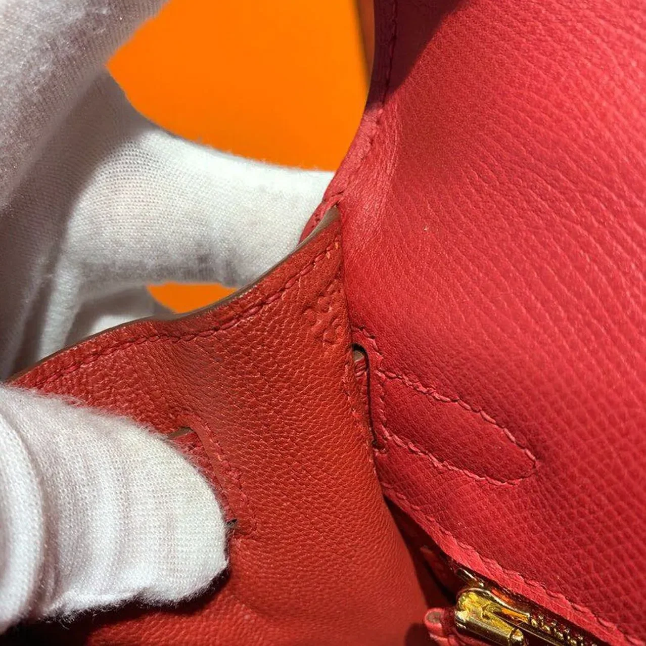 Hermes Kelly Tomate Gold Toned Hardware / Hermes Kelly Tomate Gold Toned Hardware /