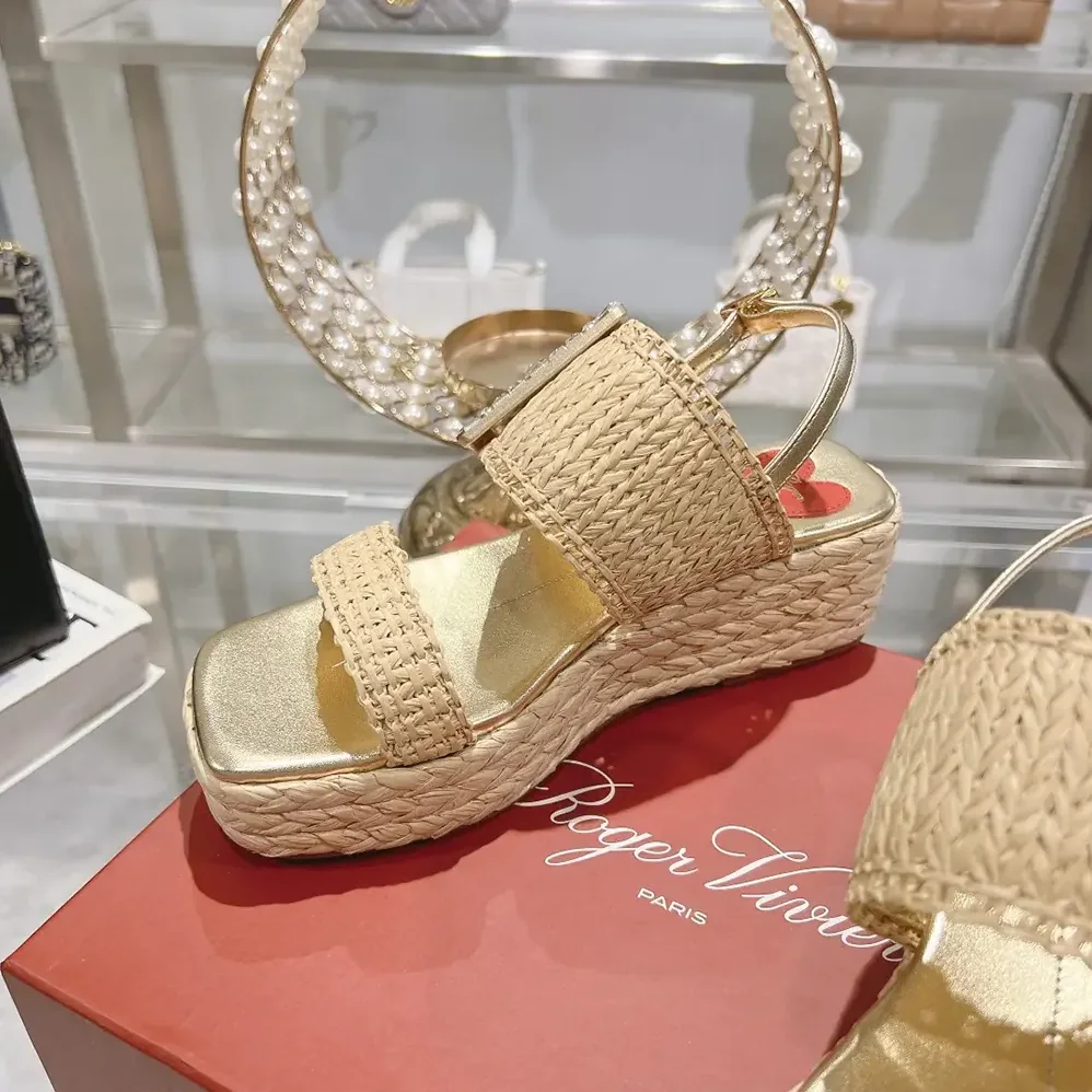 Roger Vivier Strass Buckle Wedge Sandals in Raffia for Women Roger Vivier Strass Buckle Wedge Sandals in Raffia for Women
