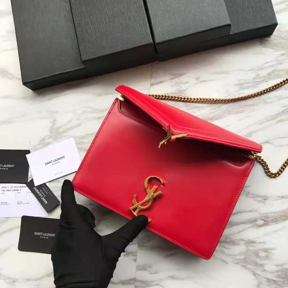 Saint Laurent YSL Cassandra Monogram Clasp Bag in Grain DE Poudre Embossed Leather for Women in Red Saint Laurent YSL Cassandra Monogram Clasp Bag in Grain DE Poudre Embossed Leather for Women in Red
