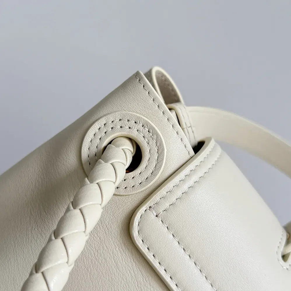 Bottega Veneta Medium Ciao Ciao for Women in White Bottega Veneta Medium Ciao Ciao for Women in White