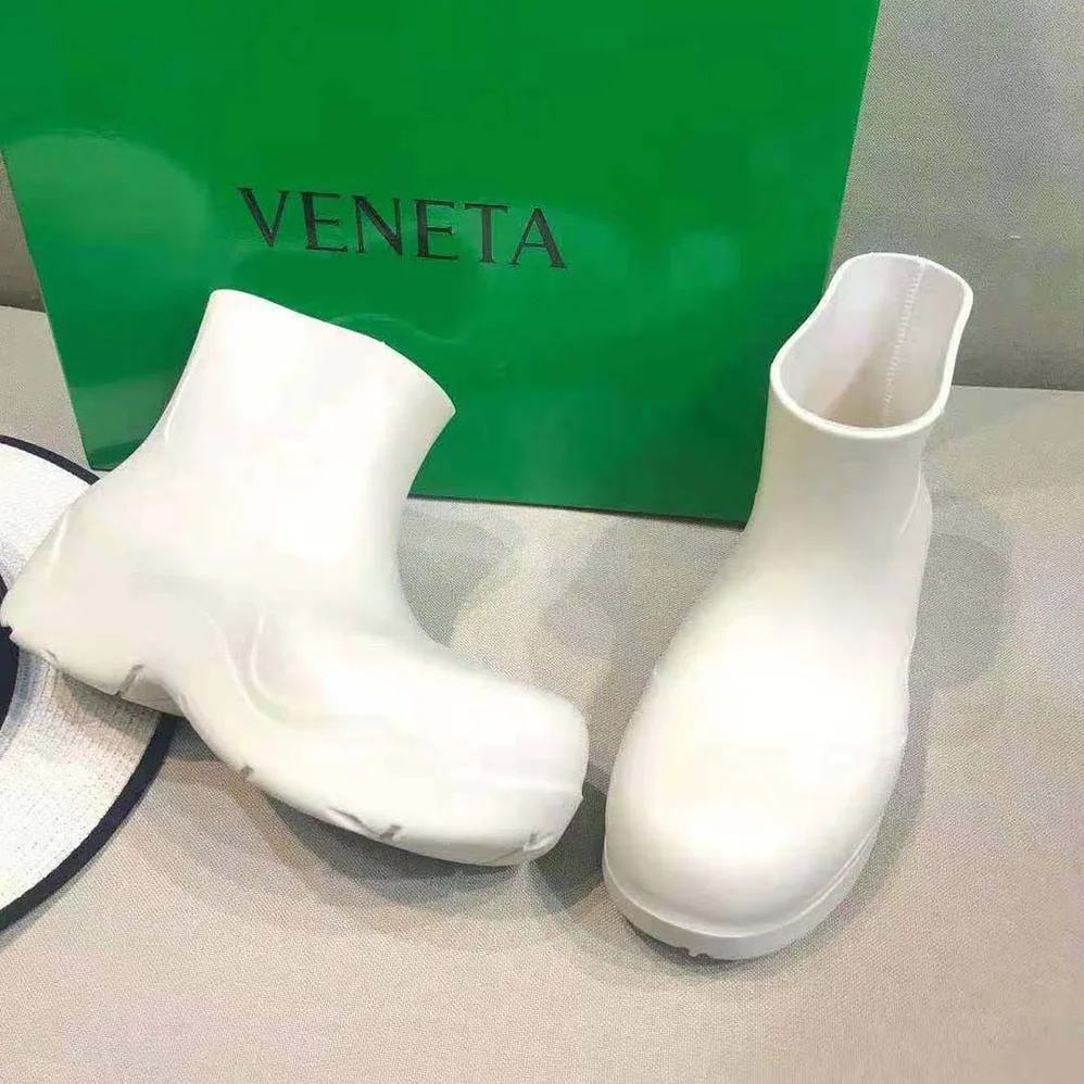 Bottega Veneta Puddle Ankle Boot for Unisex in White