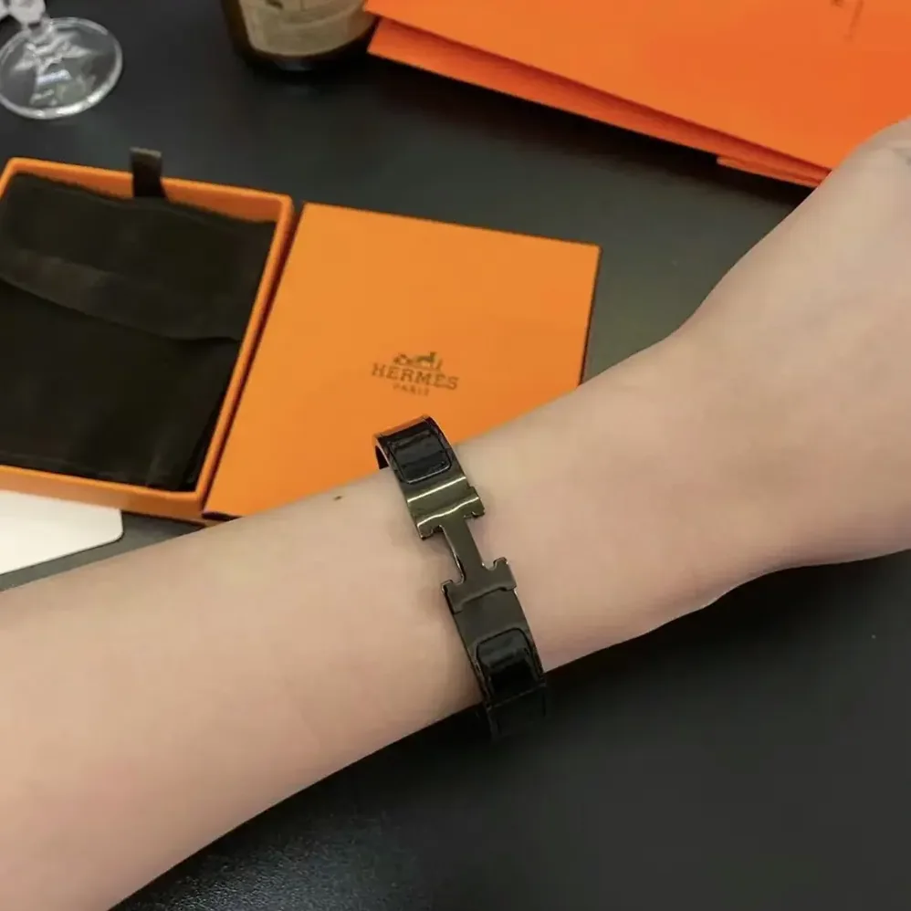 Hermes Clic HH So Black Bracelet for Unisex Hermes Clic HH So Black Bracelet for Unisex