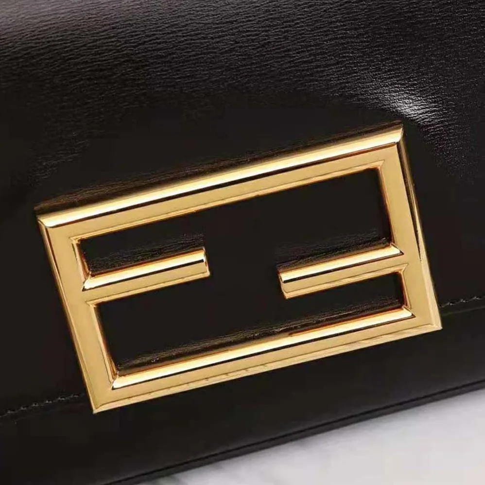 Fendi Wallet on Chain with Pouches Leather Mini-Bag for Women in Black Fendi Wallet on Chain with Pouches Leather Mini-Bag for Women in Black