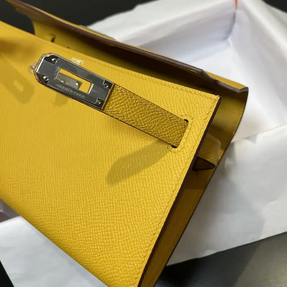Hermes Kelly To Go in Epsom Leather for Women in Gold/Silver