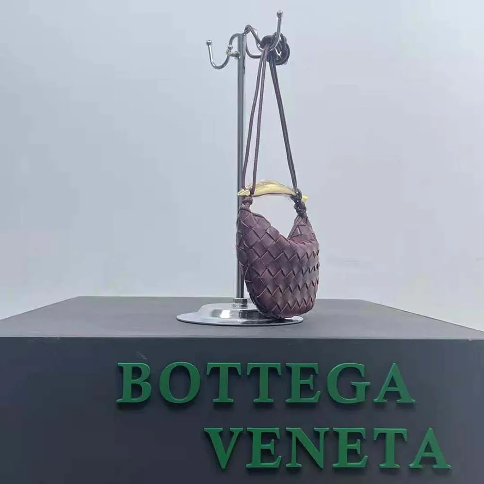 Bottega Veneta Mini Sardine in Supple Lambskin Leather for Women in Maroon