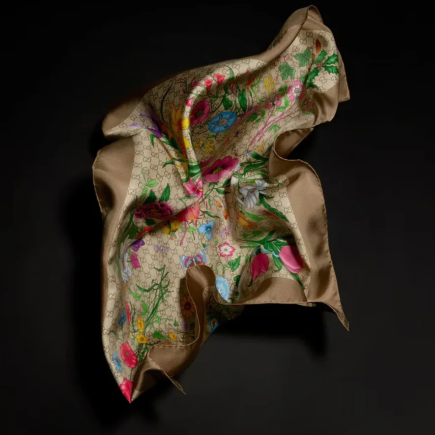 Gucci Printed GG Silk Twill Carre Scarf Brown in Multicolor Gucci Printed GG Silk Twill Carre Scarf Brown in Multicolor