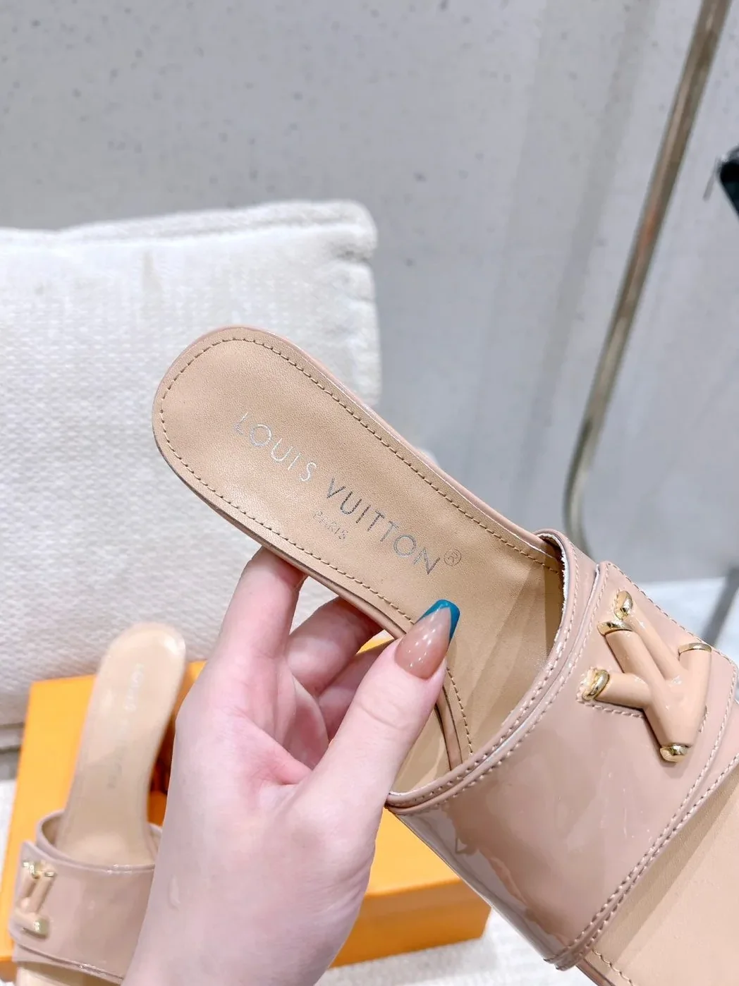 Louis Vuitton Shake Mule Beige Louis Vuitton Shake Mule Beige