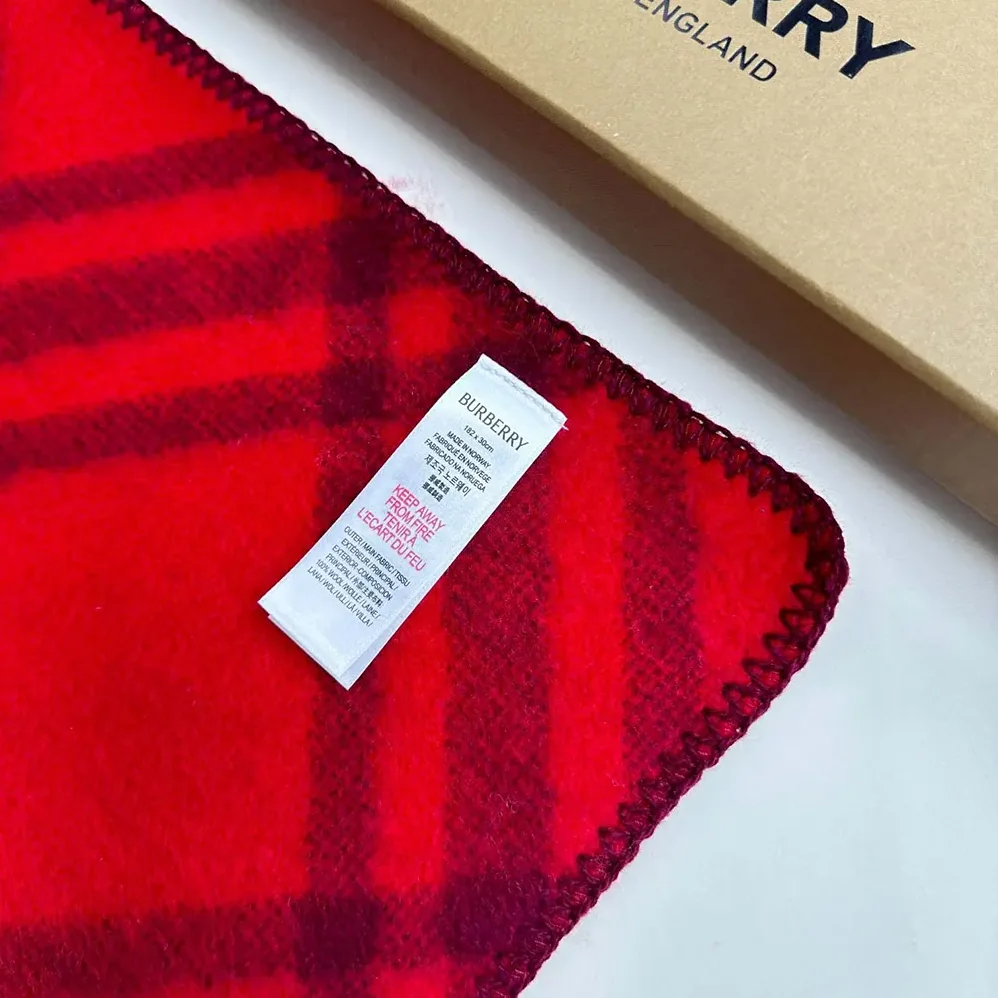 Burberry Check Wool Scarf for Unisex in Red