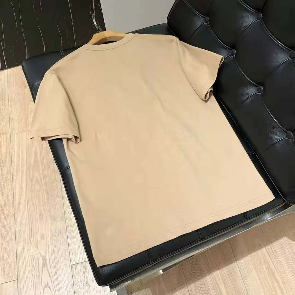 Burberry Location Print Cotton Oversized T-shirt for Women in Sandy Burberry Location Print Cotton Oversized T-shirt for Women in Sandy
