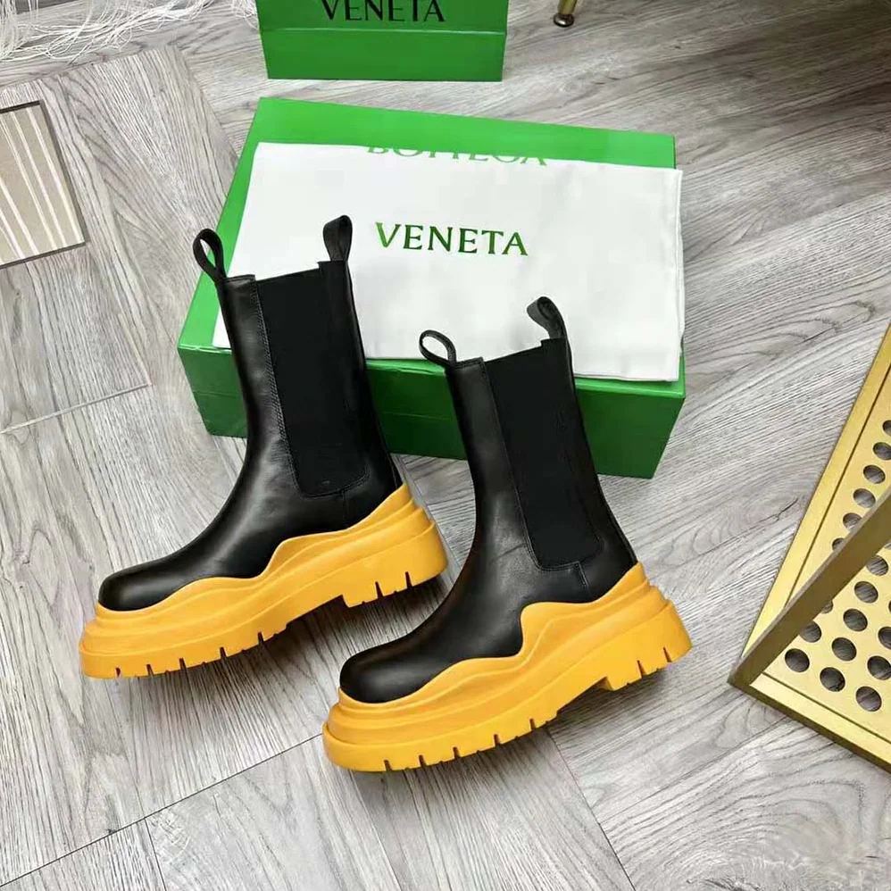 Bottega Veneta Tire Chelsea Boot in Vegetally-Tanned Leather for Unisex in Orange